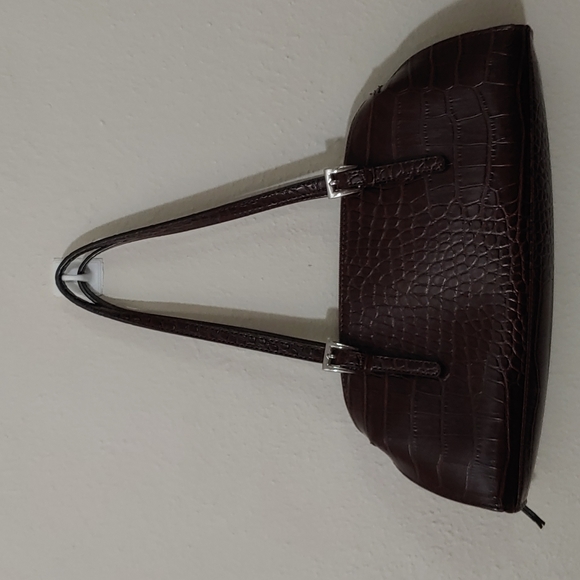 Cutest Baguette ! Bisou Bisou Dark Brown Croc🐊 - Picture 8 of 10